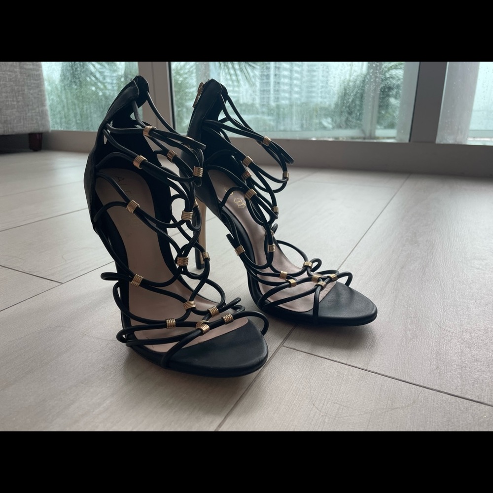 Aldo Black high heels Gladiator Size 9 Great condition only worn once indoors